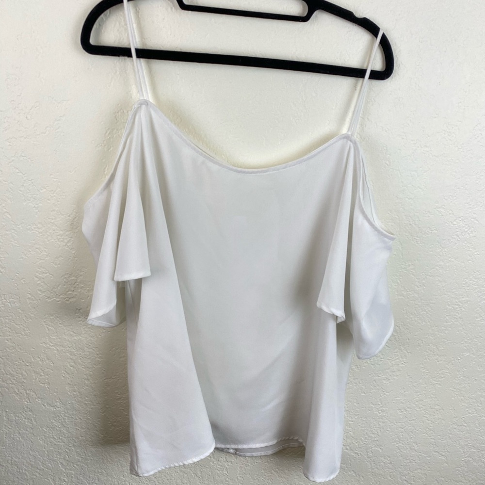 💥5/25 BP white cold shoulder chiffon top sz L